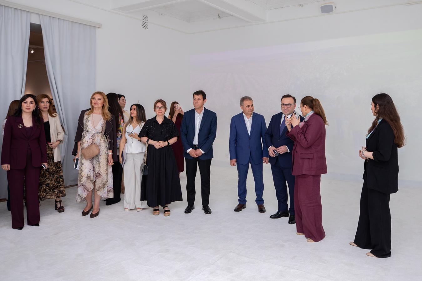 bp və tərəfdaşları yeni sərgi zalları və “Azərbaycan təsviri sənətinin inciləri. Qızıl kolleksiya”nı təqdim etdi